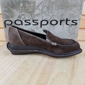 Passports Loafer Women 6.5 Moccasin Brown Suede Leather Flats Boho Dark Academia